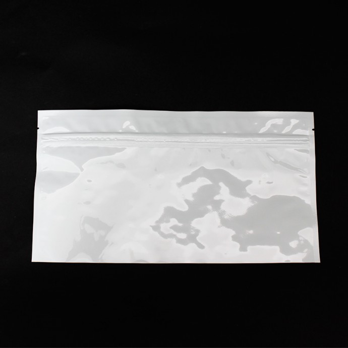 11" x 6" Tamper Evident ZipSeal Pouch - 11MFW06TEZ
