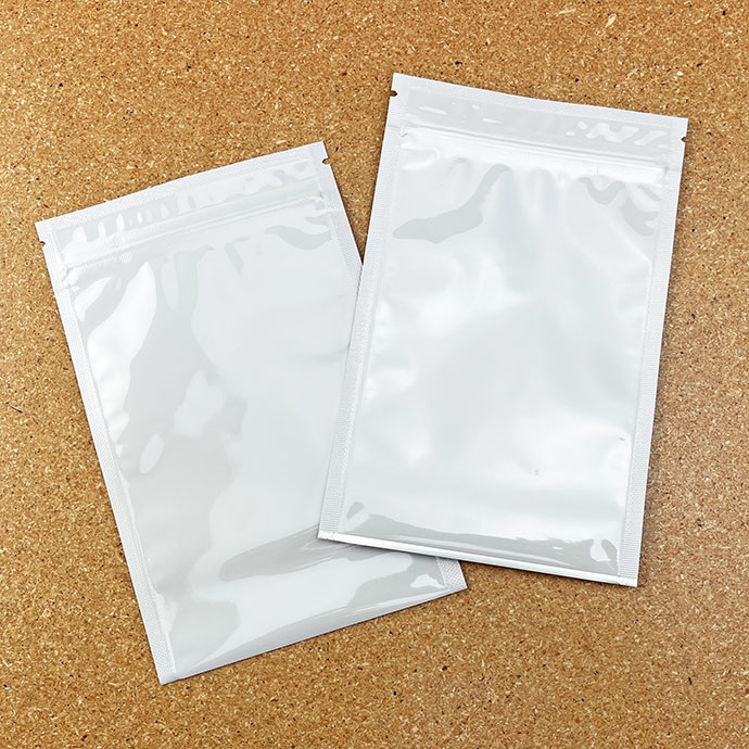 4.25" x 6.6" Tamper Evident ZipSeal Pouch - 0425MFW066TEZ