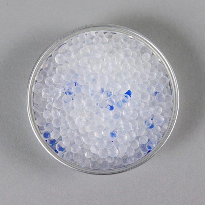 Mix of 2% Blue Silica Gel and 98% White