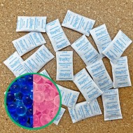 40ISG03 - .5g indicating silica gel packets piles of .5g indicating silica gel packets