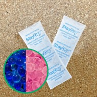 40ISG47 - 7g indicating silica gel packets piles of 7g indicating silica gel packets