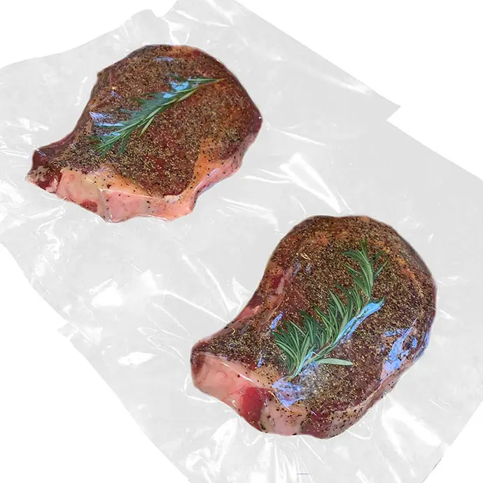 sous vide cooking with vacuum pouch