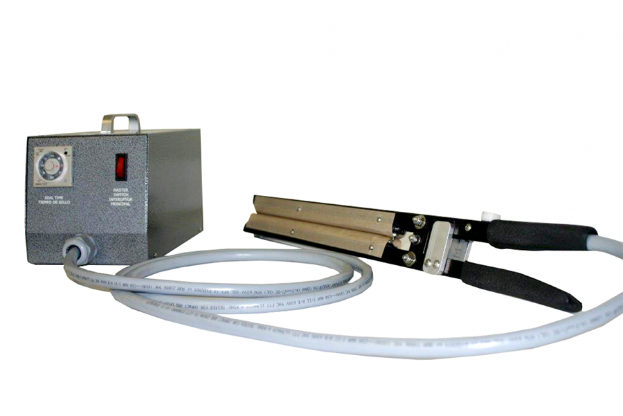 Hand-Sealer-Scissor-1300x975.jpg